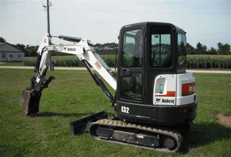 e32 mini excavator specs|bobcat e32 excavator price.